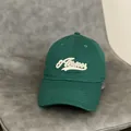 Gros plan de la casquette de baseball verte avec broderie blanche Alex1994 en relief - M (56-58cm) / Vert