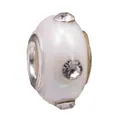 Witte iriserende harskraal met drie glanzende strassteentjes en metalen kern - Witte Kunstparel Met Strass (Z033)