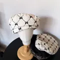 Berretto in seersucker da donna con stampa a fiocchi dolci e texture trapuntata estiva - M / Bianco