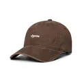 Bordado detallado del texto Pyevien en una gorra de béisbol marrón de tela cepillada suave - M / café