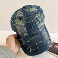 Casquette de baseball en jean délavé bleu avec coutures jaunes et style urbain vintage - M / Bleu Clair (Coutures Jaunes)