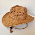 Bruine geweven strooien cowboyhoed voor dames met opengewerkt patroon en windtouwtje - M (56-58cm) / Khaki