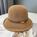Eleganter Strohhut in Khaki mit braunem Lederband und goldener Schnalle für Damen - M (56-58cm) / Khaki