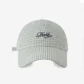 Cappellino da baseball classico a scacchi grigio chiaro con ricamo blu scuro - M / Bianco