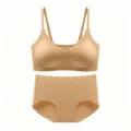 Makro-Detail von nahtlosem beigefarbenem BH-Set mit Wellenkante und Trägern - S / Dunkelbeige
