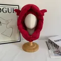 Bonnet aviateur rouge d'hiver avec ailes décoratives et fermeture boutonnée coupe-vent - M (56-58cm) / Rouge