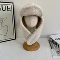 Detailed texture of off-white faux fur Ushanka hat with earflaps and soft fleece lining - M / Off White