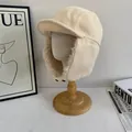 Dettaglio della fodera in peluche e della trama del cappello da aviatore color crema - M（56-58cm） / Bianco avorio