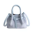 Borsa a secchiello celeste minimalista in tessuto e pelle con fibbia in metallo - Senza Ciondolo / Blu