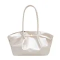 Retro perlweiße Beuteltasche mit Falten-Design und goldener Metallschnallen-Verzierung - Weiß