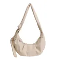 Borsa a mezzaluna beige minimalista con trama litchi e dettaglio tracolla annodata - Senza Ciondolo / Bianco
