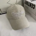 Vista superior de gorra beige con bordado 3D 'Simple Life' sobre sarga de algodón grueso - M / Blanco Roto