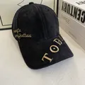 Berretto da baseball in velluto nero con ricamo TODAY dorato stile vintage chic - M / Nero