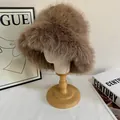 Primer plano del sombrero de pescador en piel sintética marrón con textura de pelo suave - M (56-58cm) / Camel