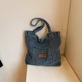 Bolso tote retro de tela vaquera azul lavado con bolsillo y detalle de cuero - Estilo 1 Azul Claro (Etiqueta de Cuero FIRSTXIU)