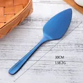 Pelle à pizza bleu mat en acier inoxydable avec bord dentelé et manche de 30 cm - Bleu