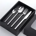 Ménagère de 4 pièces en acier inoxydable 304 argenté dans son coffret cadeau noir chic - Avec Boîte Cadeau / Argent