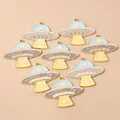 Σμάλτο μενταγιόν UFO με γάτα καρτούν και λογότυπο Momicafe για DIY κοσμήματα - Διαστημόπλοιο UFO