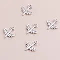 Cinco dijes de avión en plata antigua de aleación para creación de joyas DIY y collares - Plata Antigua