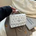 Sac carré mini blanc élégant avec étoile en cristal et accents de strass - Blanc