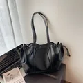 Bolso tote negro brillante para mujer con detalle de lazo y cordones laterales chic - 33*14*27cm / Negro