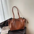 Bolso de hombro marrón en cuero sintético con lazo y cierre de cordón para mujer - 33*14*27cm / Marrón