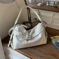 Witte vintage hobo-tas van getextureerd leer met zilveren gespen en zachte structuur - 35*11*24 / PU / Wit