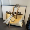 Borsa tote beige trapuntata con spalline marroni e nastro decorativo Clearok - 42cmx14cmx27cm / Cachi Chiaro