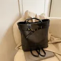 Bolso tote de cuero marrón oscuro con herrajes dorados y correas de hombro versátiles - 39*14*30 / Negro
