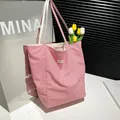 Sac cabas en toile à rayures rouges et blanches avec bandoulières et broderie intérieure - Rouge Brodé
