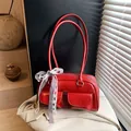 Retro rode bowlingtas van glanzend olie-was PU-leer met een decoratief lint - Rood