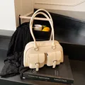 Elegante borsa a spalla in pelle PU bianco crema lucida con doppie tasche con fibbia - Bianco
