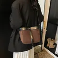 Secchiello vintage marrone e nero con borchie argentate e tracolla a contrasto - Medio / Marrone