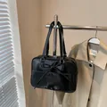 Glänzende schwarze Lackleder-Einkaufstasche mit Schleife und großem Fassungsvermögen - Schwarz / 31*10*21