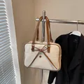 Cremeweiße PU-Leder Handtasche mit brauner Schleife und Kontrast-Schultergurt - Gebrochenes Weiß / 31*10*21