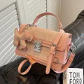 Bolso bandolera rosa con textura jacquard floral y colgante de cachorro pequeño - Tipo estándar / Rosa