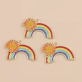 Gouden regenbooghangers van legering met kleurrijke emaille madeliefjes voor DIY-sieraden - Oranje