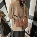 Braune Retro-Lederumhängetasche mit Metallschnallen und verstellbarem Gurt für Damen - 26*7*14 / Braun