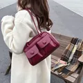Bolso de hombro retro burdeos de gran capacidad con bolsillos dobles brillantes - Rojo (Sin Colgante)