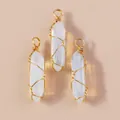 Drie opale zeshoekige prisma hangers met gouddraadwikkeling voor DIY-sieraden - Goud Blauw