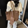 Donkerbruine grote tote bag en kleine tas in minimalistische matte textuur - Grote Capaciteit Onderarm Tassenset / Bruin