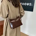 Borsa a tracolla quadrata marrone lucido in pelle PU con tracolla regolabile elegante - Stile Lucido / Marrone