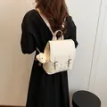 Preppy gebroken witte rugzak met vintage berenprint en een pluche wolkhanger - Zonder Hanger / Broken Wit