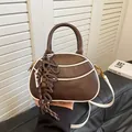 Retro bruin en wit contrasterende handtas met chocolade hanger en afneembare schouderriem - Bruin
