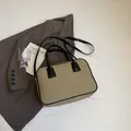 Grote olijfgroene bowlingtas met zwarte handvaten en een verstelbare schouderband - 29cmx13cmx20cm / Khaki