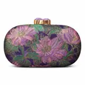 Dettaglio pochette da sera in broccato floreale con tessuto viola e chiusura d'oro - Viola scuro