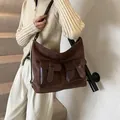 Große dunkelbraune Hobo-Tasche für Damen aus mattem und glattem Leder-Mix - Mattes Kaffee
