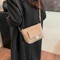 Sac bandoulière plissé kaki chic avec bandoulière réglable et fermoir rotatif métallique - 20*12*16 / Kaki