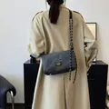 Borsa a tracolla grigio scuro con tracolla in corda intrecciata ed effetto pelle opaca - Nero / 23*12*15