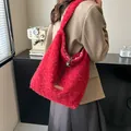 Borsa a secchiello in peluche rosa per l'autunno/inverno con chiusura a coulisse e fodera - Rosso